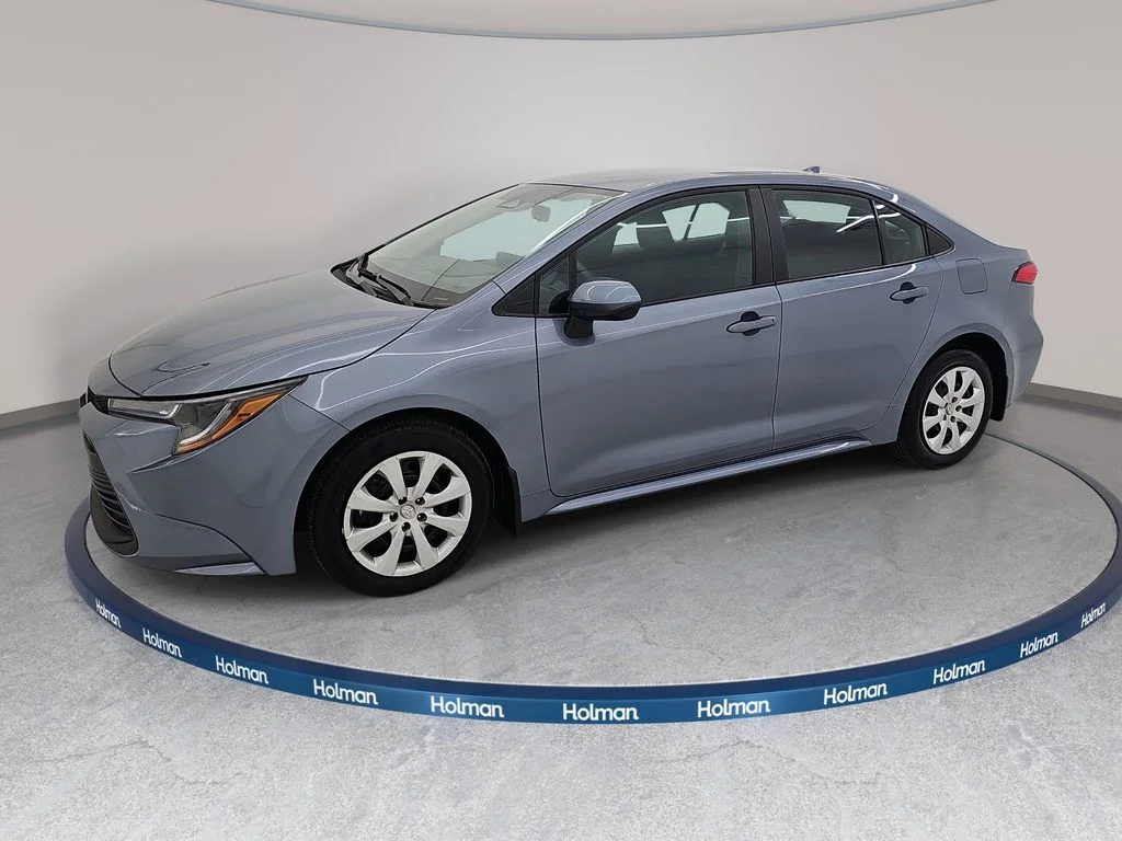 Used 2026  Toyota LE image 10