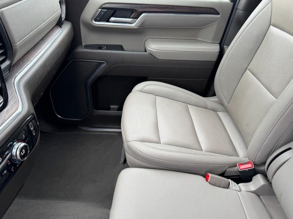 Used 2025 Silver GMC SLT image 13