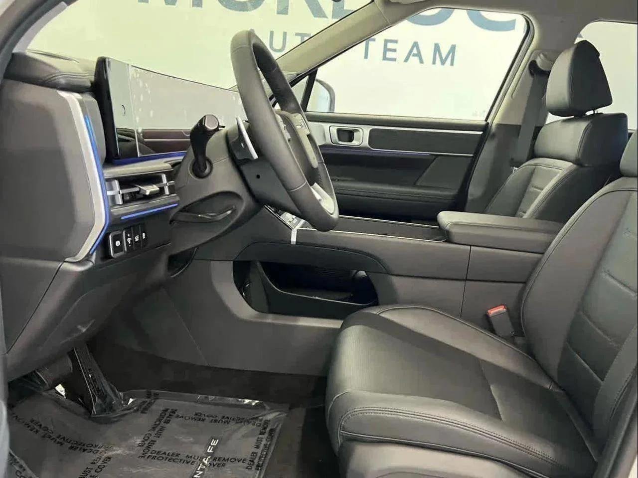 View vehicle photo 7
