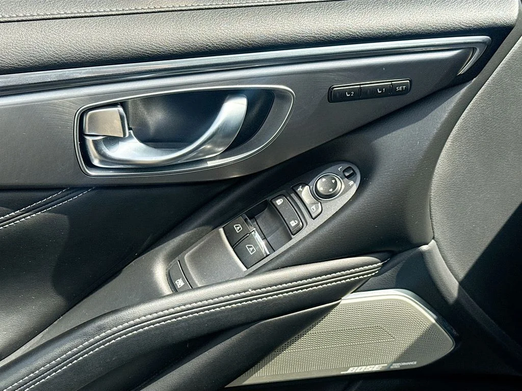Used 2022 Black INFINITI LUXE image 19