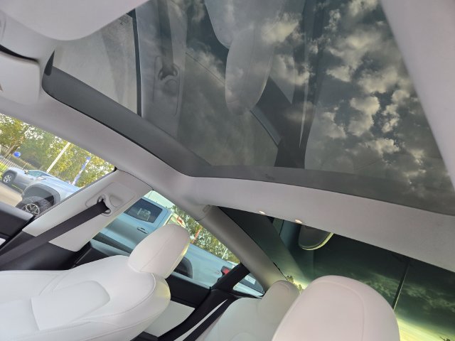Used 2021 White Tesla Long Range image 14
