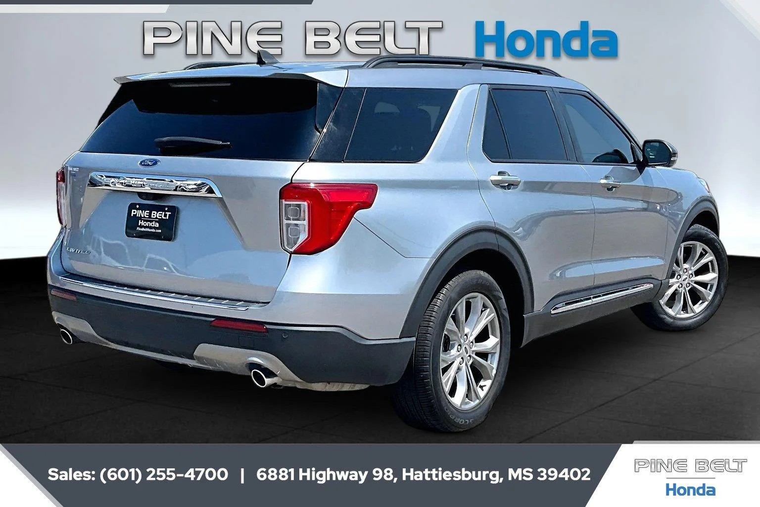 Used 2023 Iconic Silver Ford Limited image 11