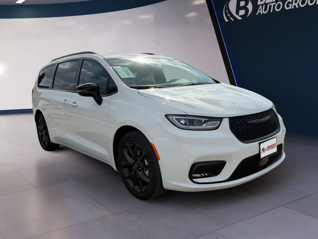 New 2026 White Chrysler Limited image 7