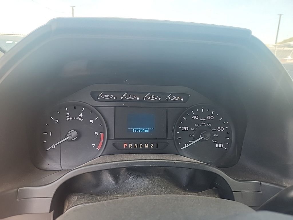 Used 2018 White Ford XL image 19