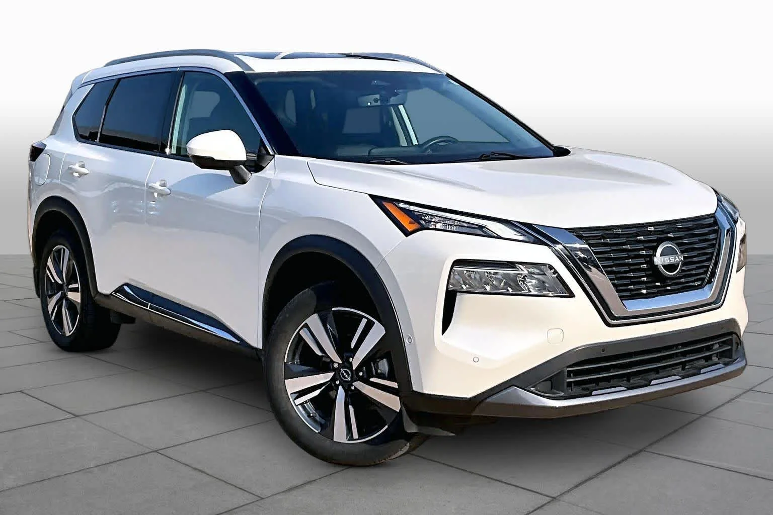 Certified Used 2023 Pearl White Tricoat Nissan SL image 2
