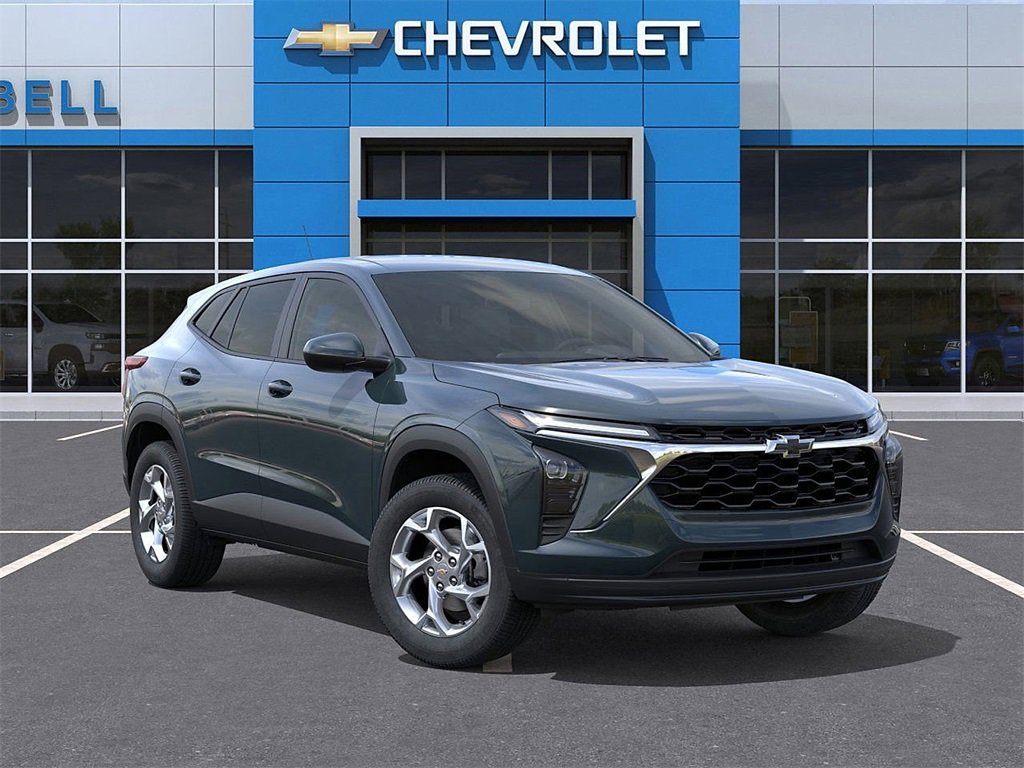 2026 Chevrolet Trax LS photo 2