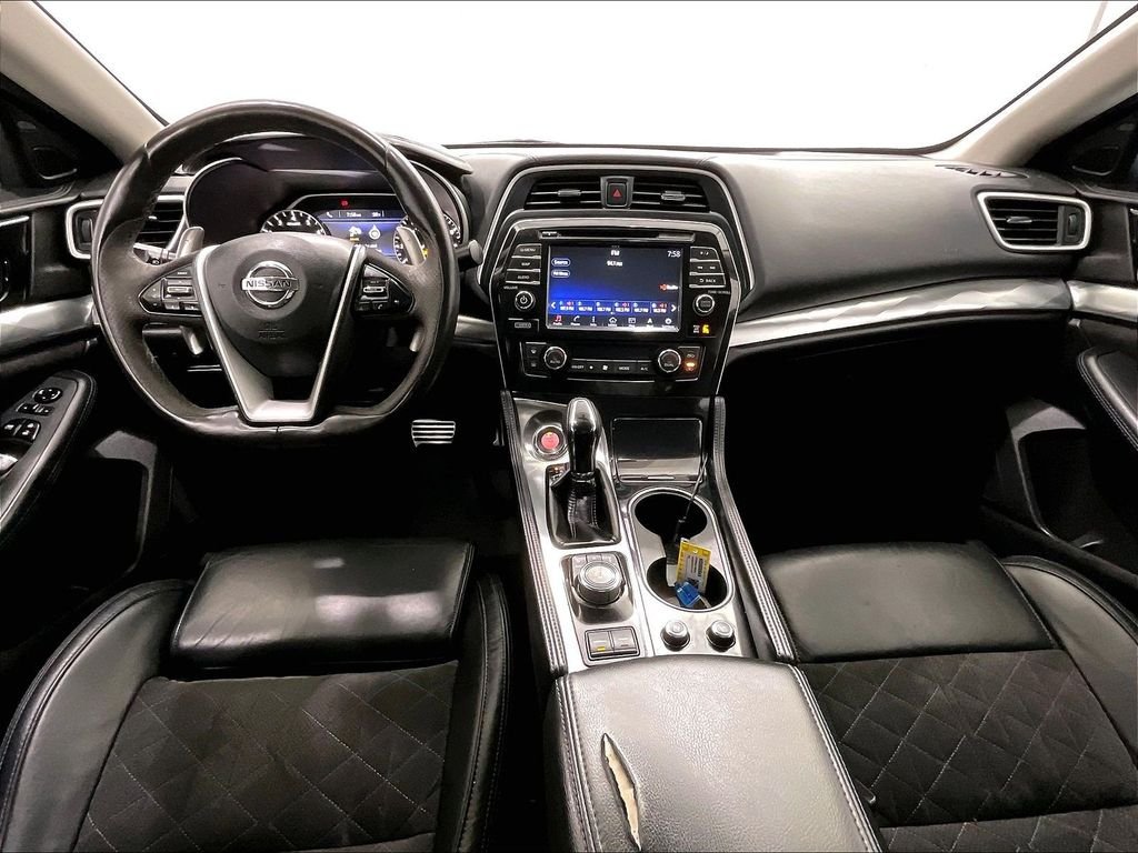 Used 2016 Gun Metallic Nissan SR image 21
