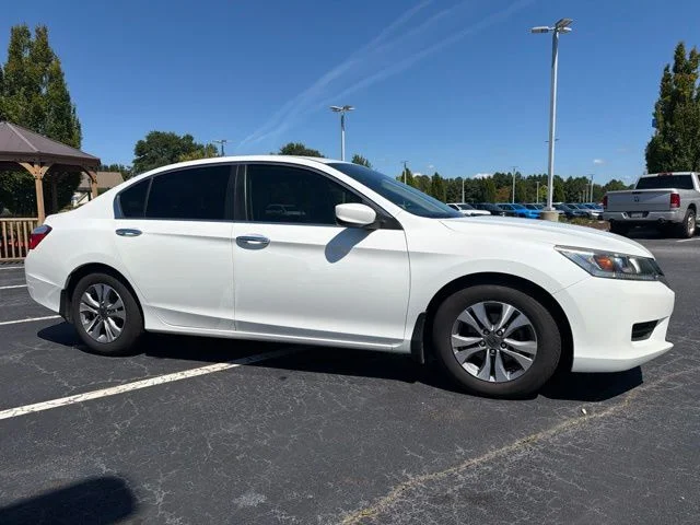 Used 2015 White Orchid Pearl Honda LX image 4