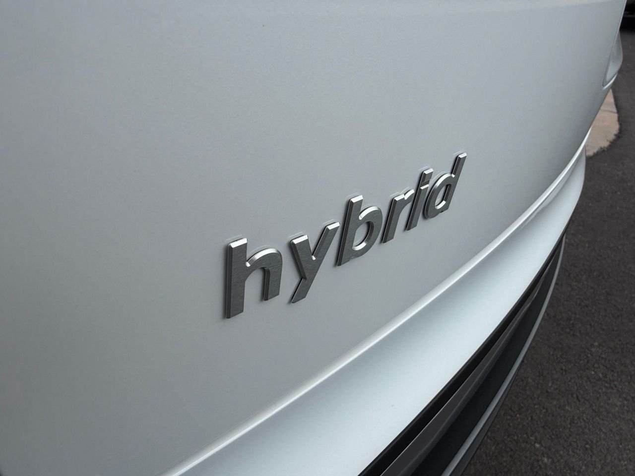 New 2027 White Hyundai SEL image 19