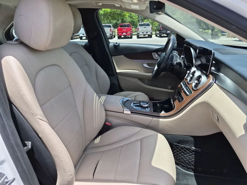 Used 2021  Mercedes-Benz C 300 image 37