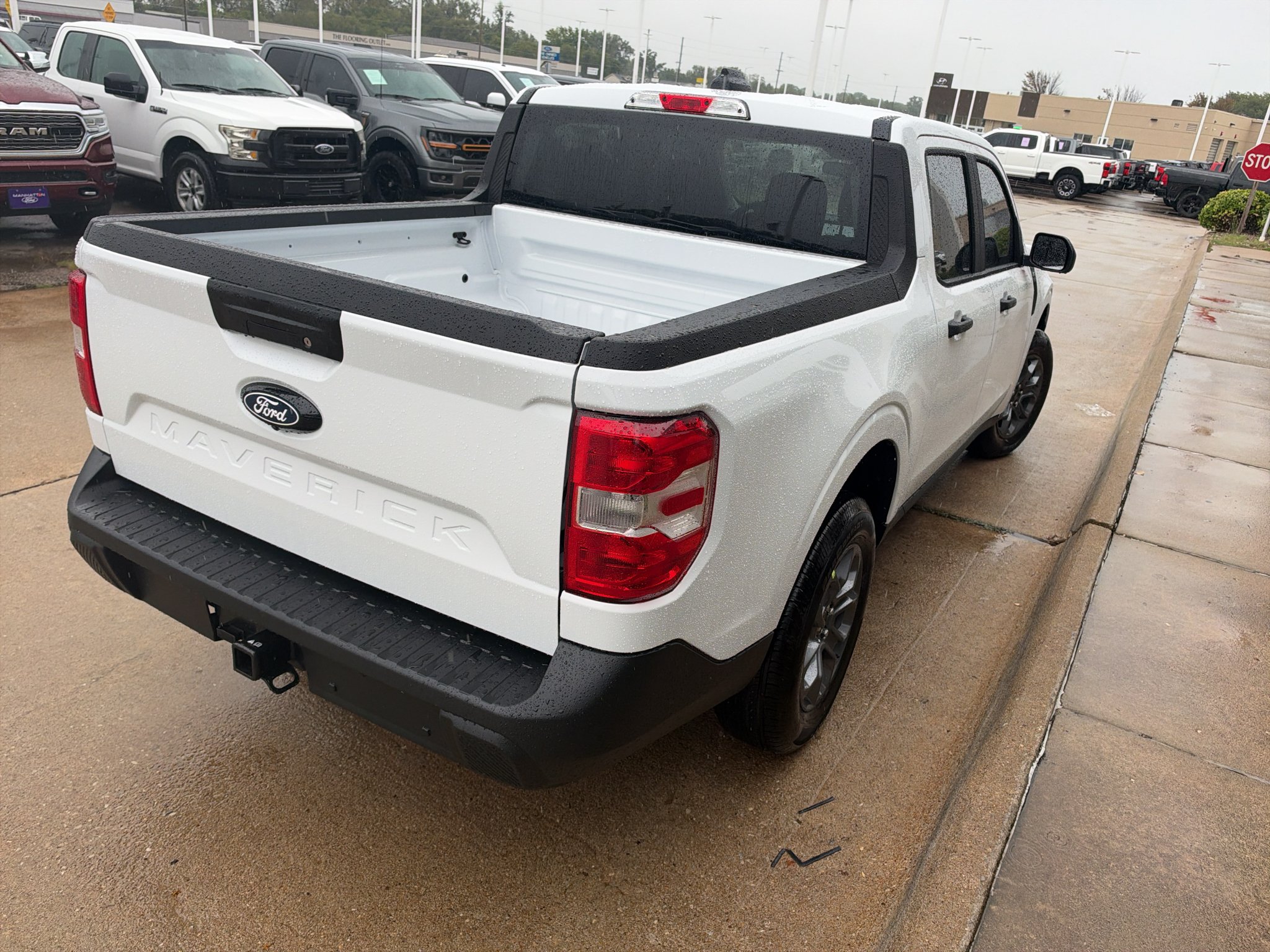 New 2026 Oxford White Ford XLT image 6