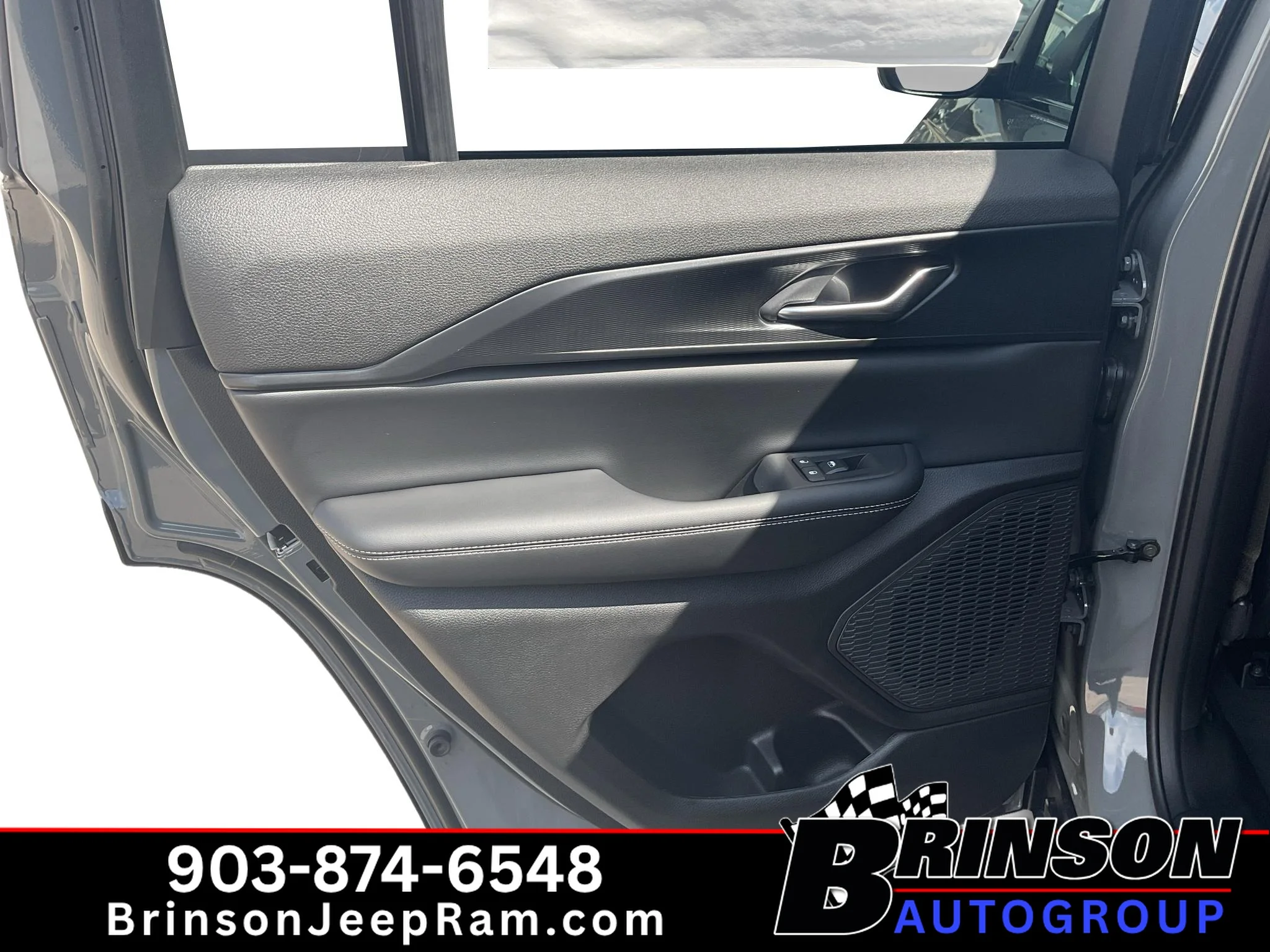 New 2027 Sting-Gray Clear-Coat Paint Jeep Laredo X image 6