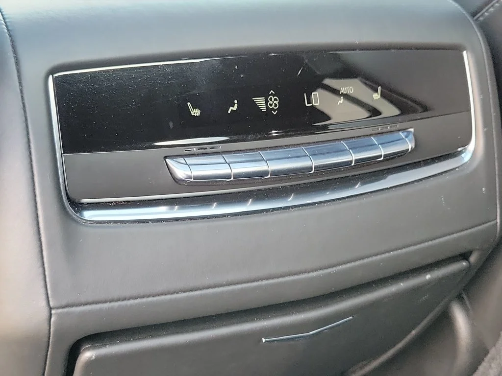 Used 2021 Steel Metallic Cadillac Sport Platinum image 18