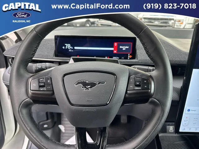 Used 2025 White Ford Premium image 25