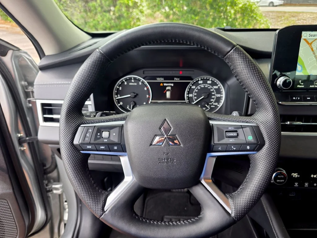 Used 2023 Silver Mitsubishi SE 2.5 2WD image 22