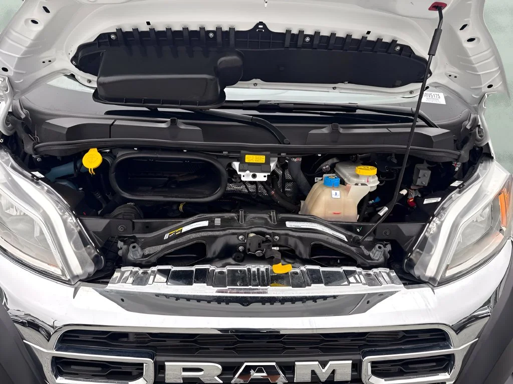 Used 2025 White Ram Base image 25