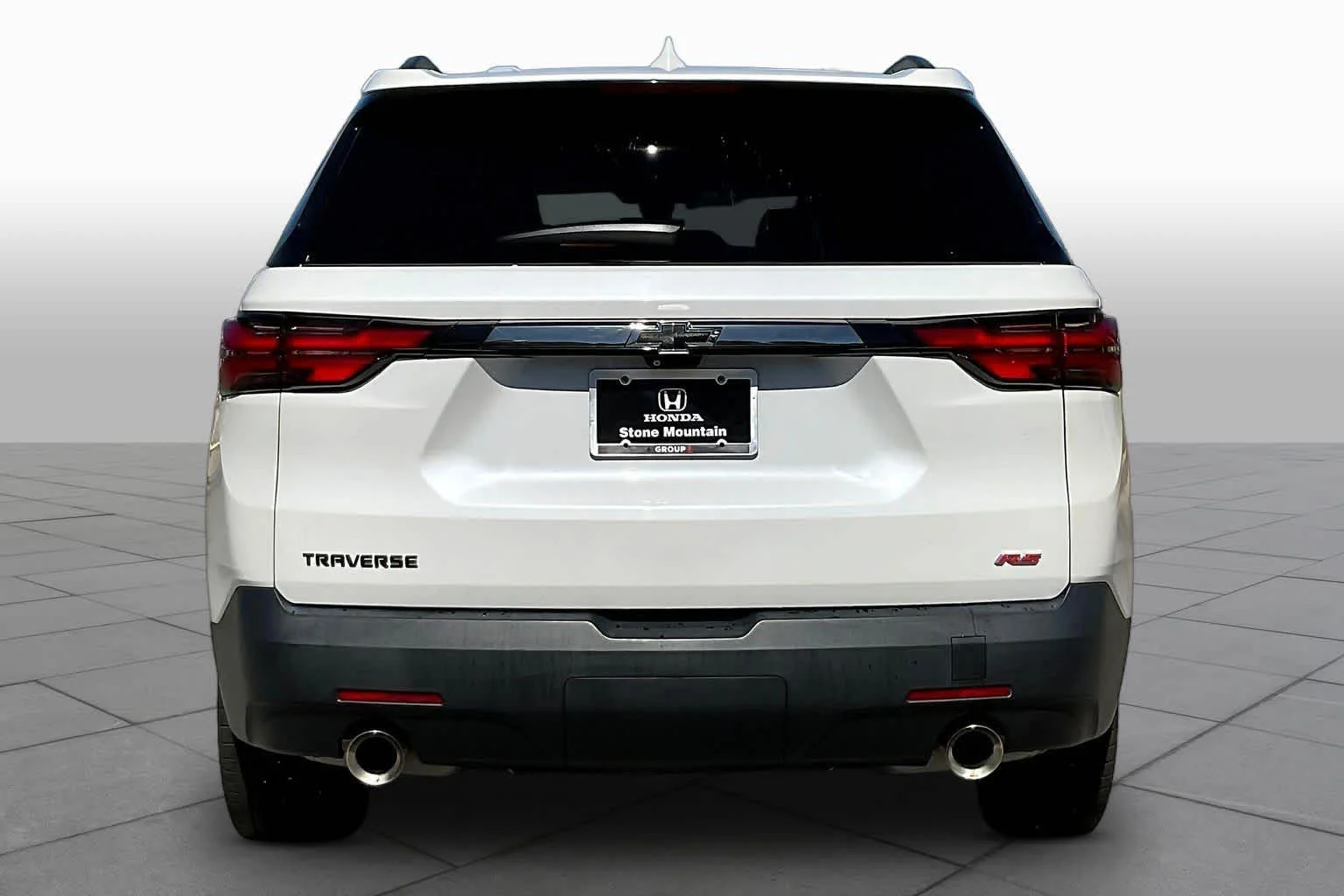 Used 2023 Iridescent Pearl Tricoat Chevrolet RS image 9