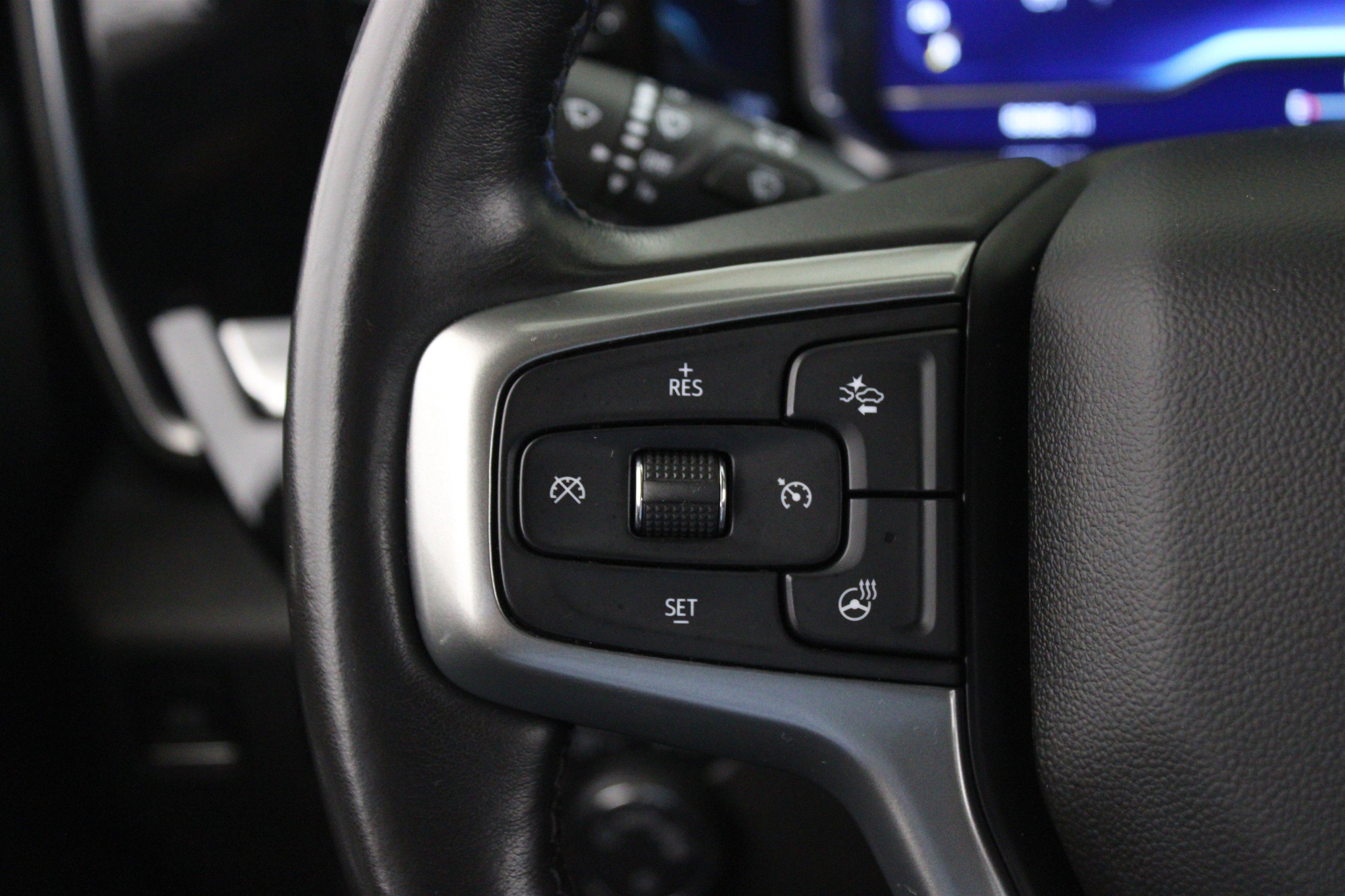 2023 Chevrolet Silverado 1500 LT photo 3