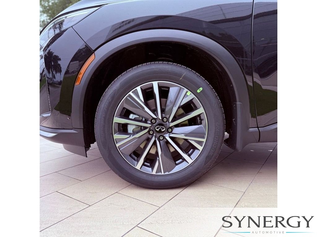 Certified Used 2027 Mineral Black INFINITI LUXE image 37