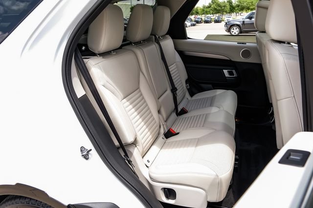 Used 2025 White Land Rover Dynamic SE image 49