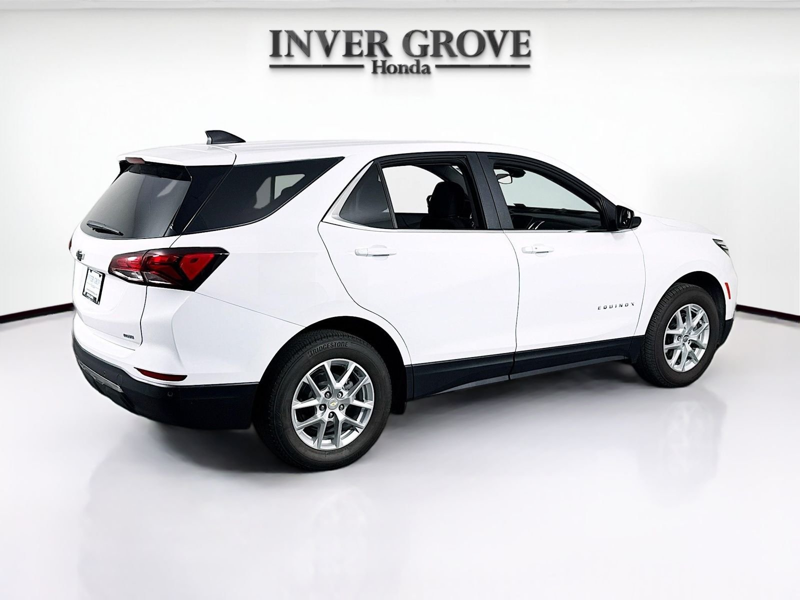 Used 2023 Summit White Chevrolet LT image 5