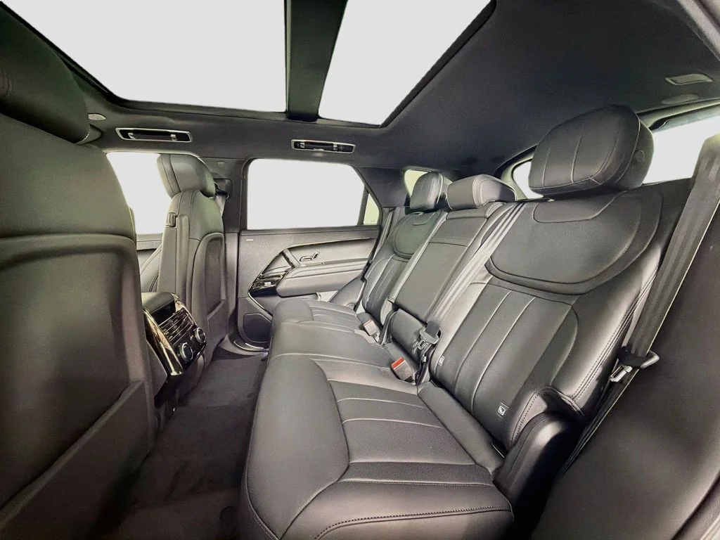 New 2026 Fuji White Land Rover SE image 26
