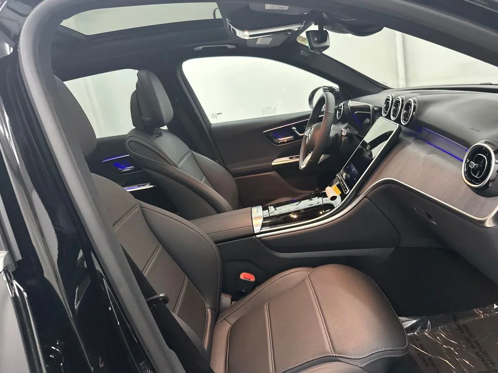 New 2027 Black Mercedes-Benz GLC 300 image 25