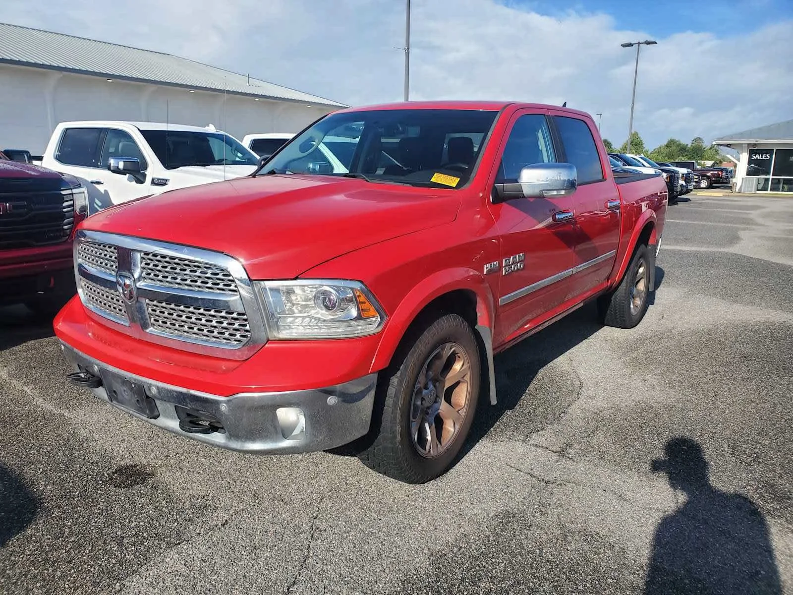 Used 2014  Ram Laramie image 1