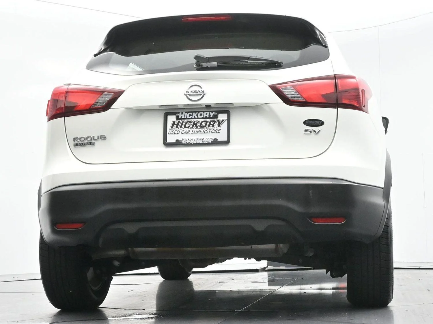 Used 2017 Glacier White Nissan SV image 48