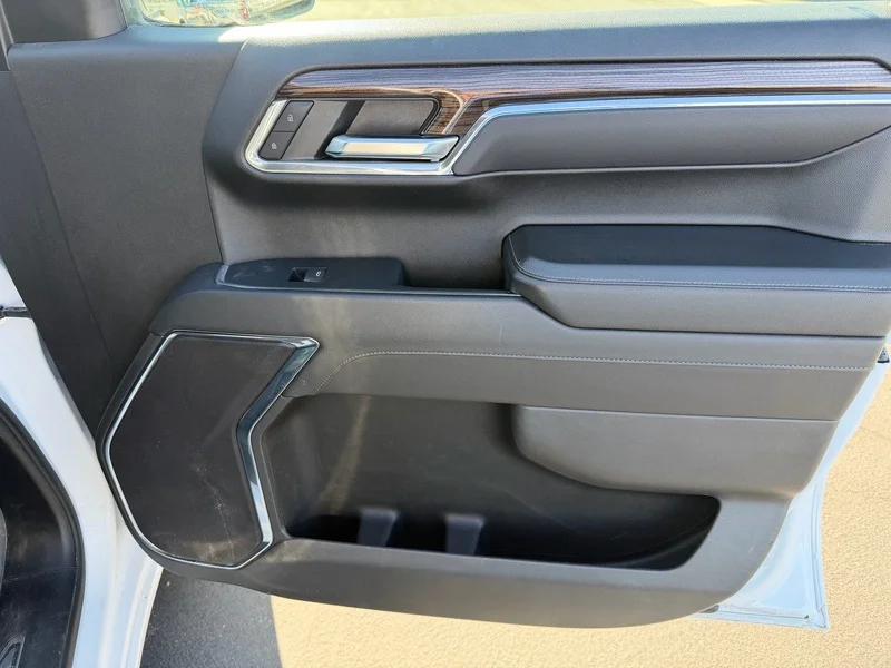 Used 2024 Summit White Chevrolet RST image 21