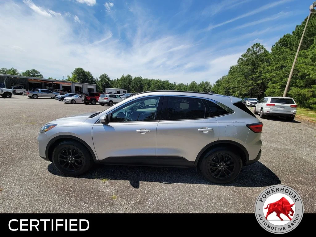 Used 2020 Silver Ford SE image 3