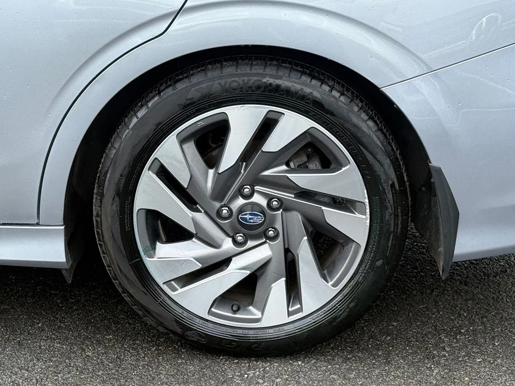 Used 2024 Ice Silver Metallic Subaru Limited image 13