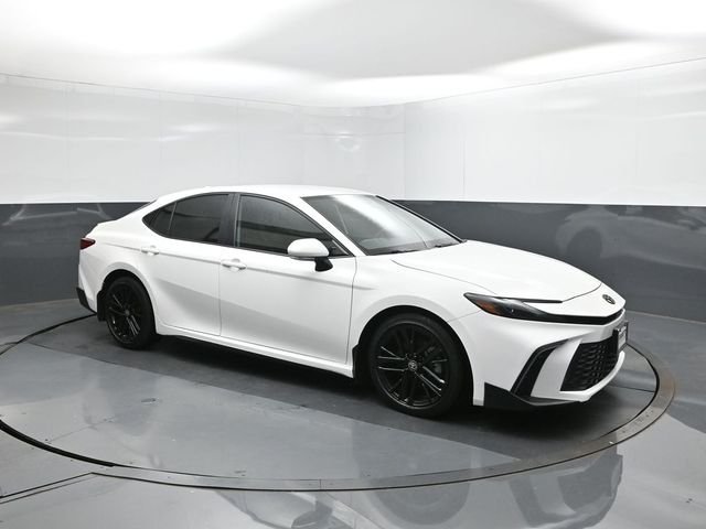 Used 2025 White Toyota SE image 17