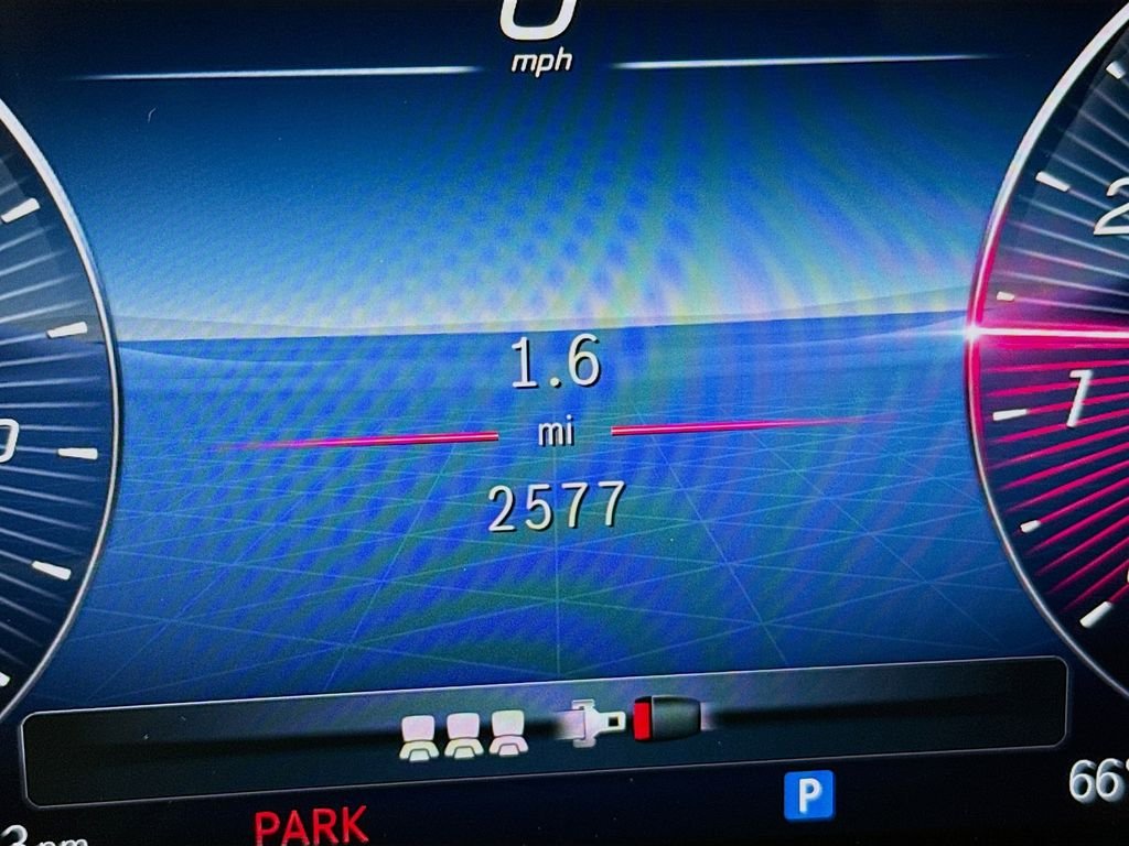 Used 2025 Black Mercedes-Benz GLB 250 image 13