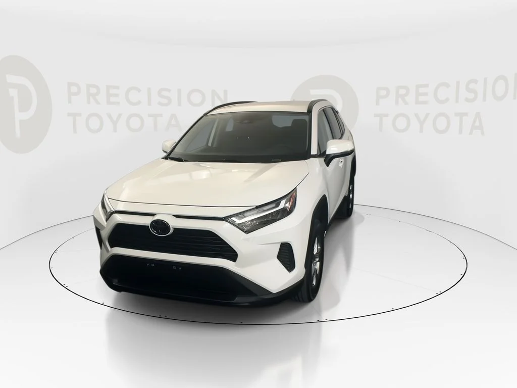 Used 2025 Ice Toyota XLE image 7