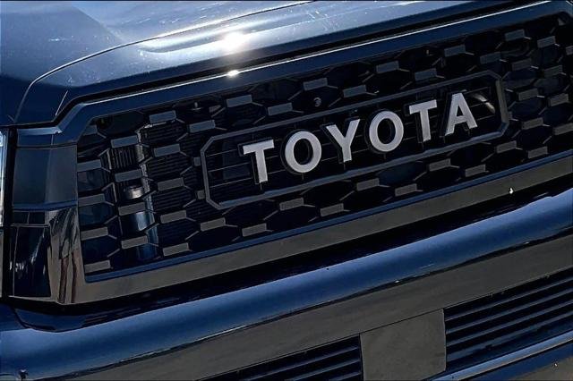Certified Used 2020 MIDNIGHT BLACK METALLIC Toyota  image 29