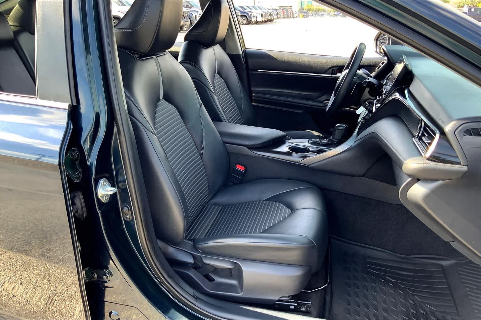 Used 2021 Galactic Aqua Mica Toyota SE image 9