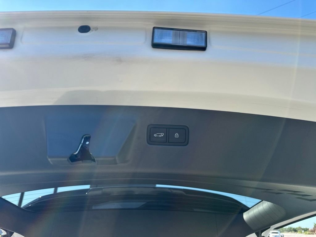 Used 2026 White Hyundai SE image 23
