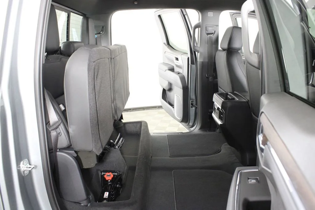 2026 GMC Sierra 1500 SLT - Photo 13