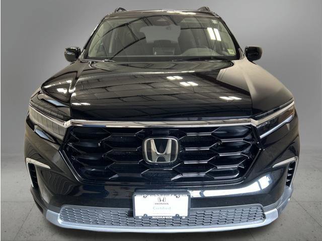 Certified Used 2025 Crystal Black Pearl Honda Touring image 10