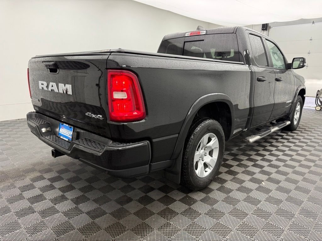 Used 2025 Diamond Black Ram Big Horn/Lone Star image 9