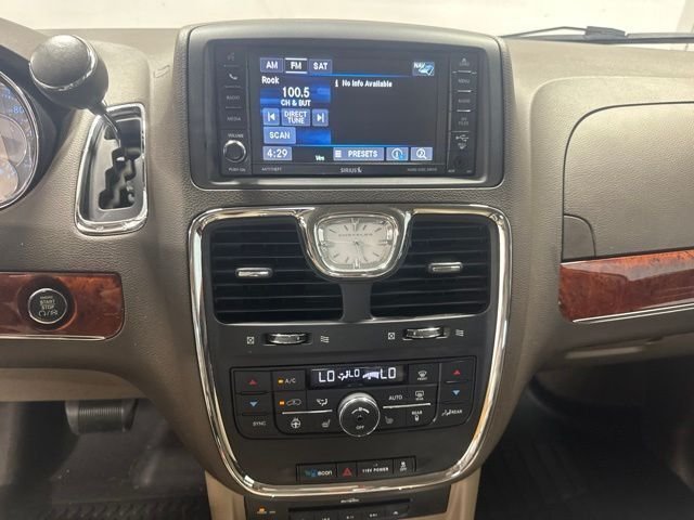 Used 2015 Beige Chrysler Limited image 14