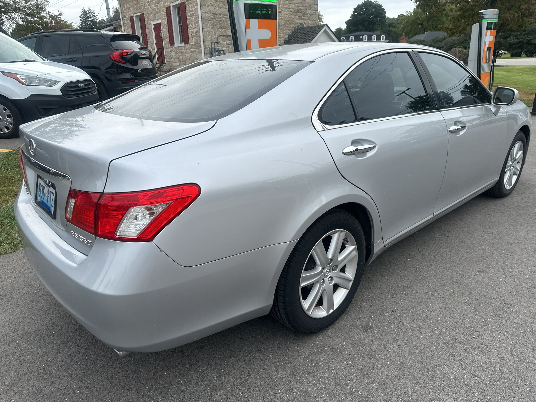 Used 2009 Tungsten Pearl Lexus Base image 2