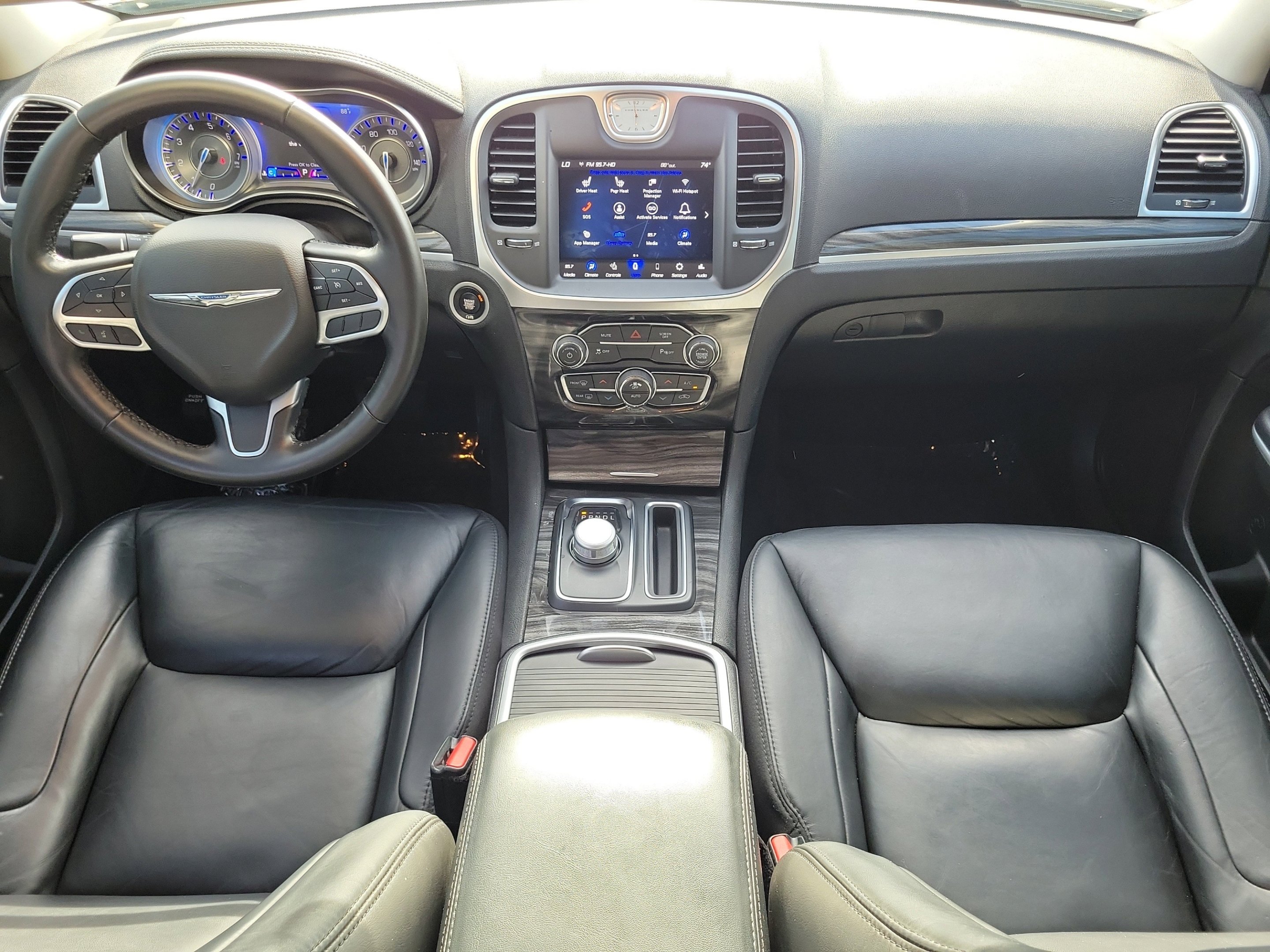 Used 2022 Bright White Clearcoat Chrysler Touring image 9