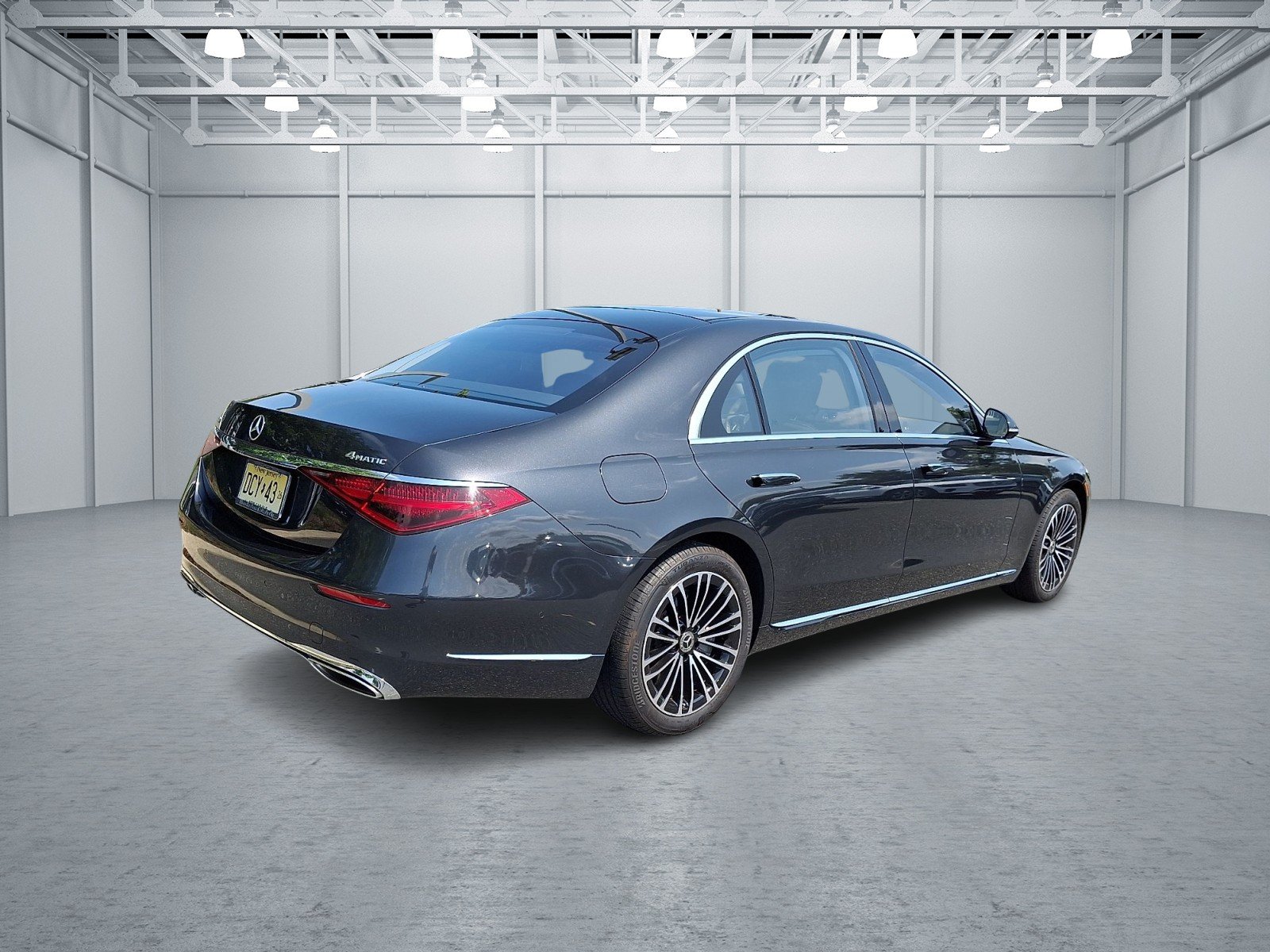 Certified Used 2023 Graphite Gray Metallic Mercedes-Benz 4MATIC® image 5