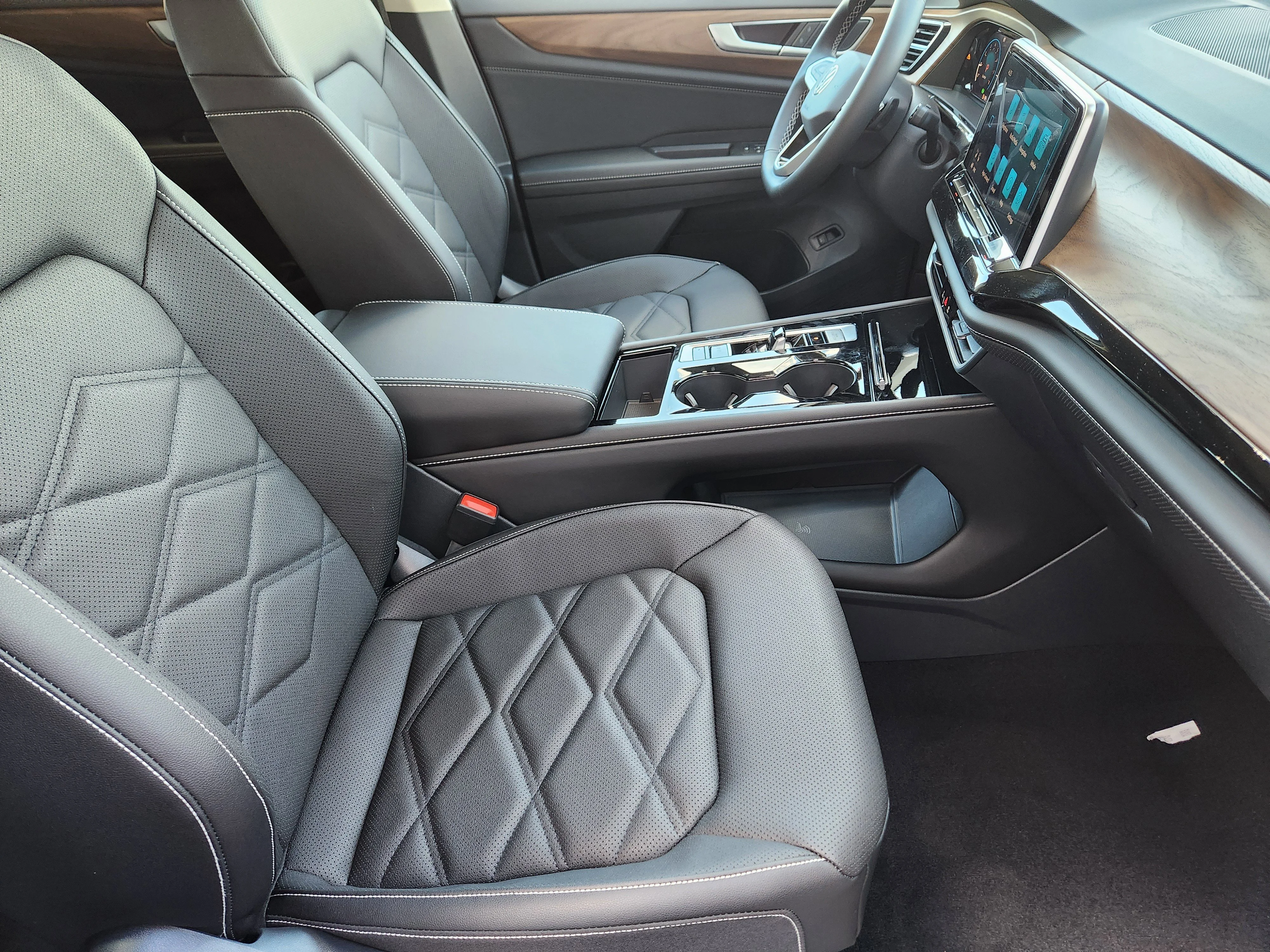 2026 Volkswagen Atlas SE w/Tech - Photo 10