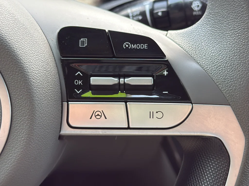 Used 2023 Silver Hyundai SEL image 15
