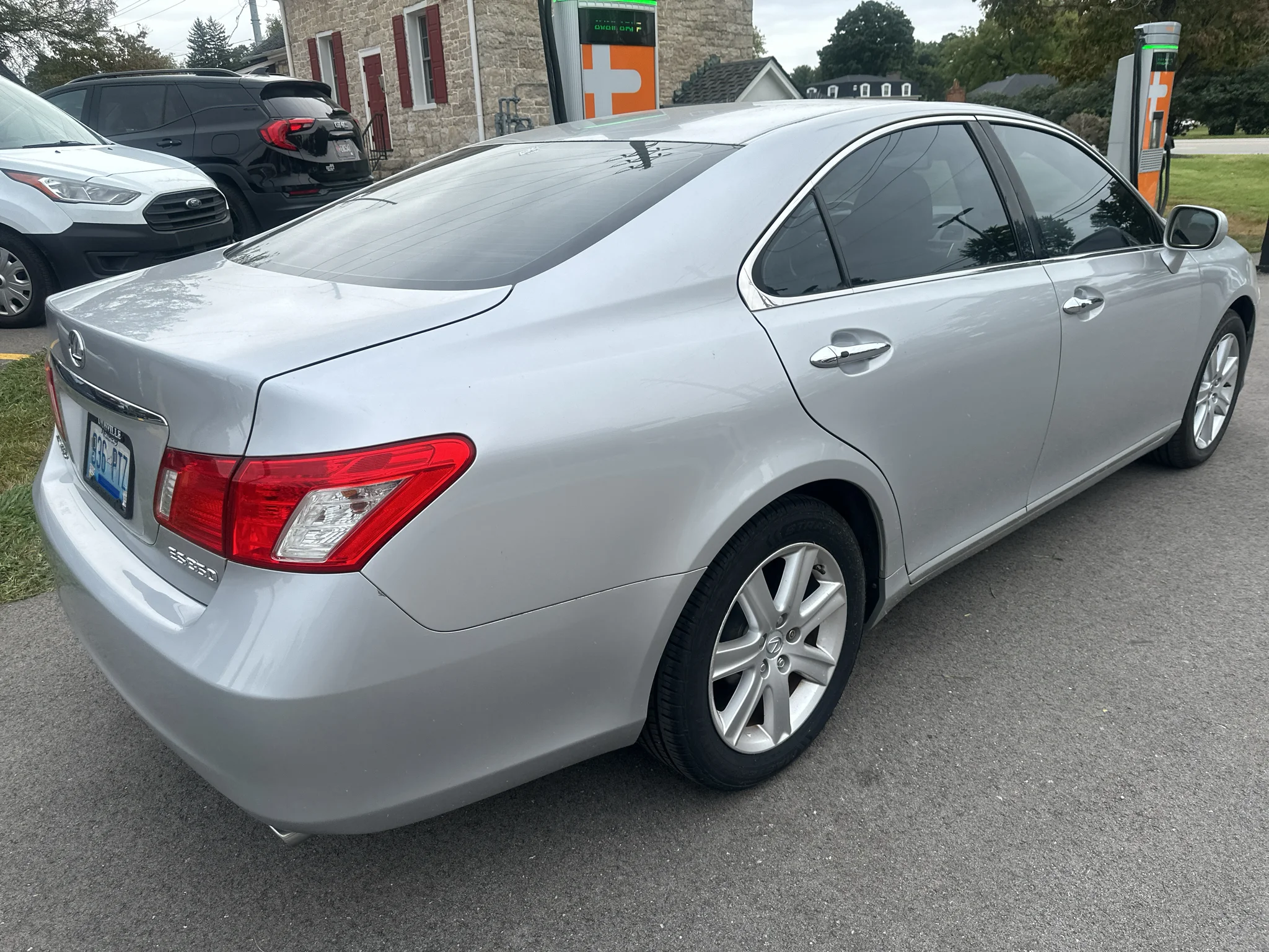 Used 2009 Tungsten Pearl Lexus Base image 2