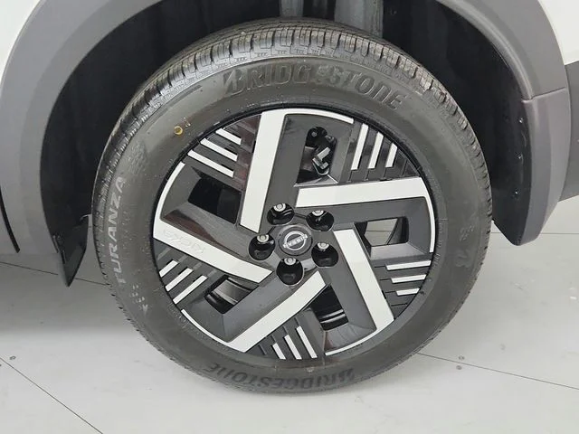 New 2027 White Nissan SV image 40
