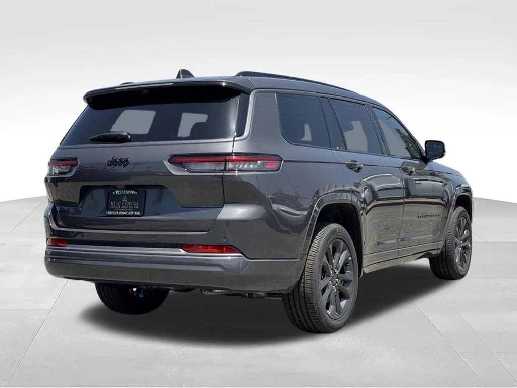 New 2026 Baltic Gray Metallic Clear-Coat Exterior Paint Jeep Limited image 8